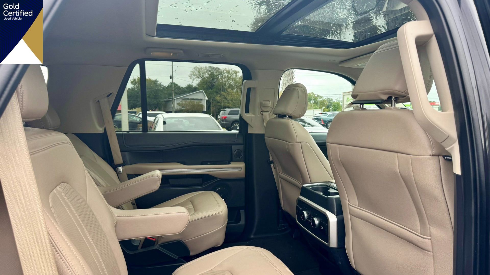 Certified 2024 Ford Expedition Limited image 11