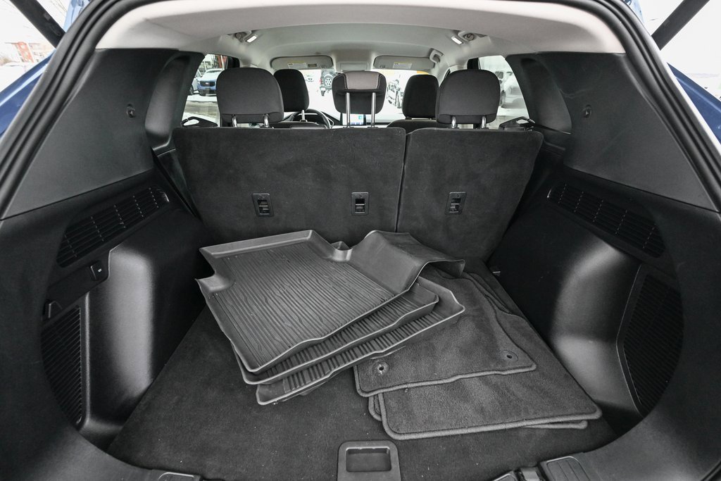 Certified 2022 Ford Escape SE w/ SE Sport Appearance Package image 16