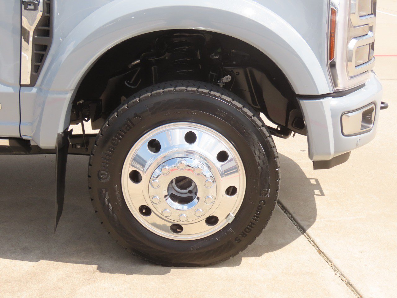 Certified 2026 Ford F450 Platinum w/ Platinum Plus Package AWD/4WD image 9