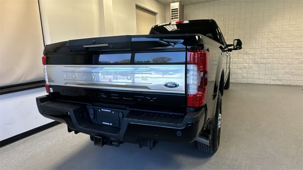 Certified 2017 Ford F350 Platinum w/ Platinum Ultimate Package image 6