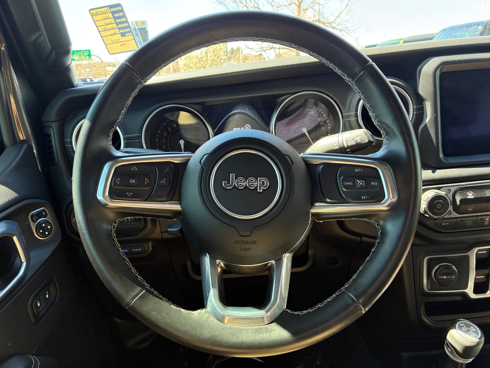 Used 2021 Jeep Wrangler Unlimited Sahara image 9