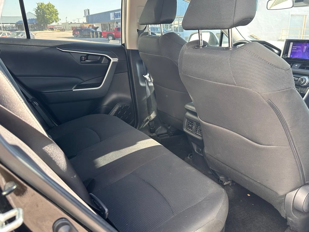 Used 2023 Toyota RAV4 LE AWD/4WD image 22