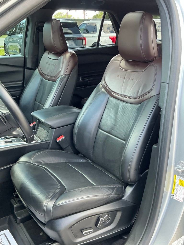 Certified 2020 Ford Explorer Platinum w/ Premium Technology Package AWD/4WD image 31