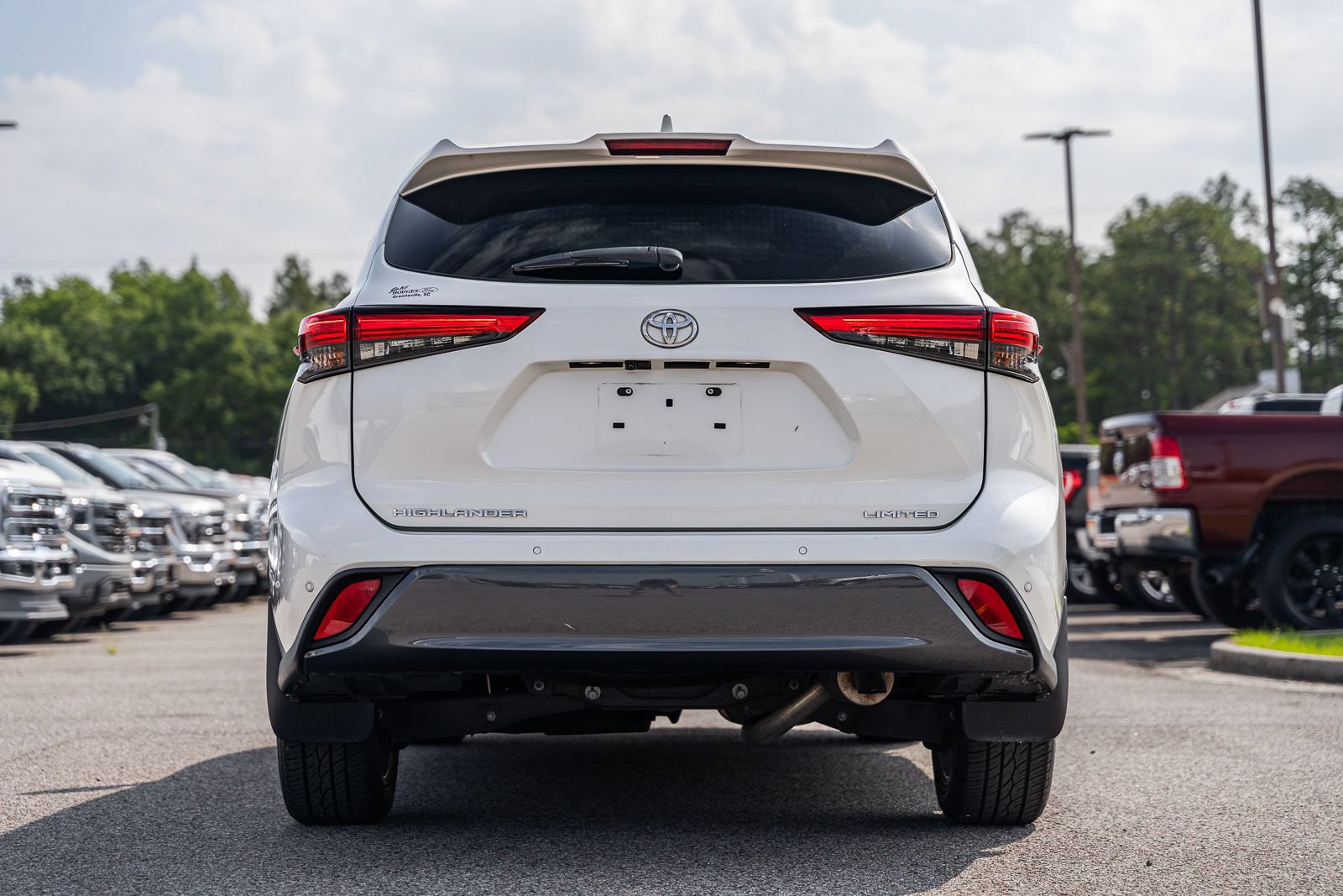 Used 2020 Toyota Highlander Limited FWD image 6