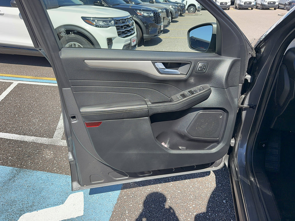 Certified 2021 Ford Escape SEL w/ Technology Package FWD image 8