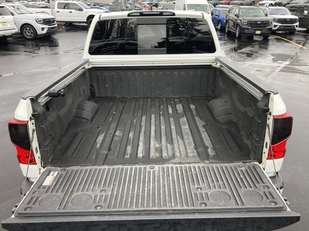 Used 2023 Nissan Titan SV w/ SV Convenience Package image 10