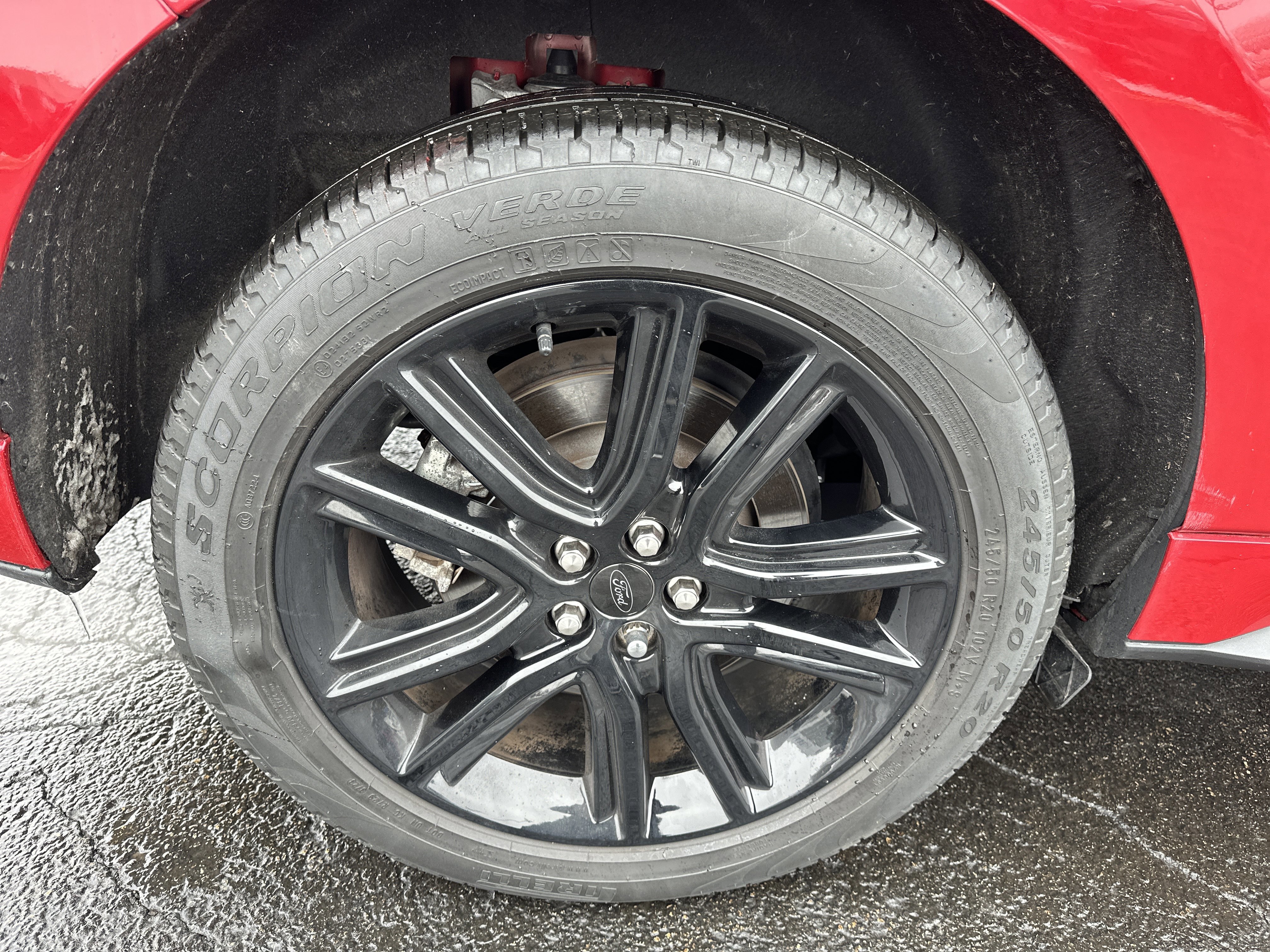 Certified 2024 Ford Edge ST-Line w/ Class II Trailer Tow Package image 12