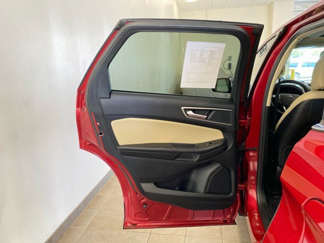 Certified 2022 Ford Edge SEL w/ Convenience Package AWD/4WD image 10