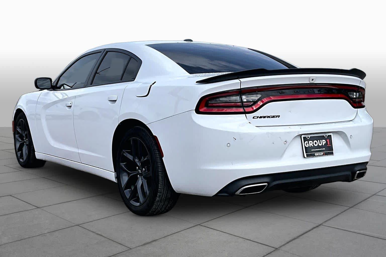 Used 2020 Dodge Charger SXT w/ Blacktop Package RWD image 10