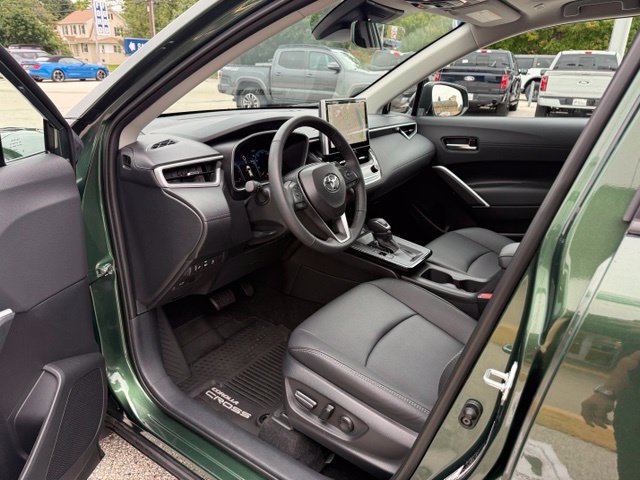 Used 2026 Toyota Corolla Cross XLE w/ Convenience Package AWD/4WD image 22
