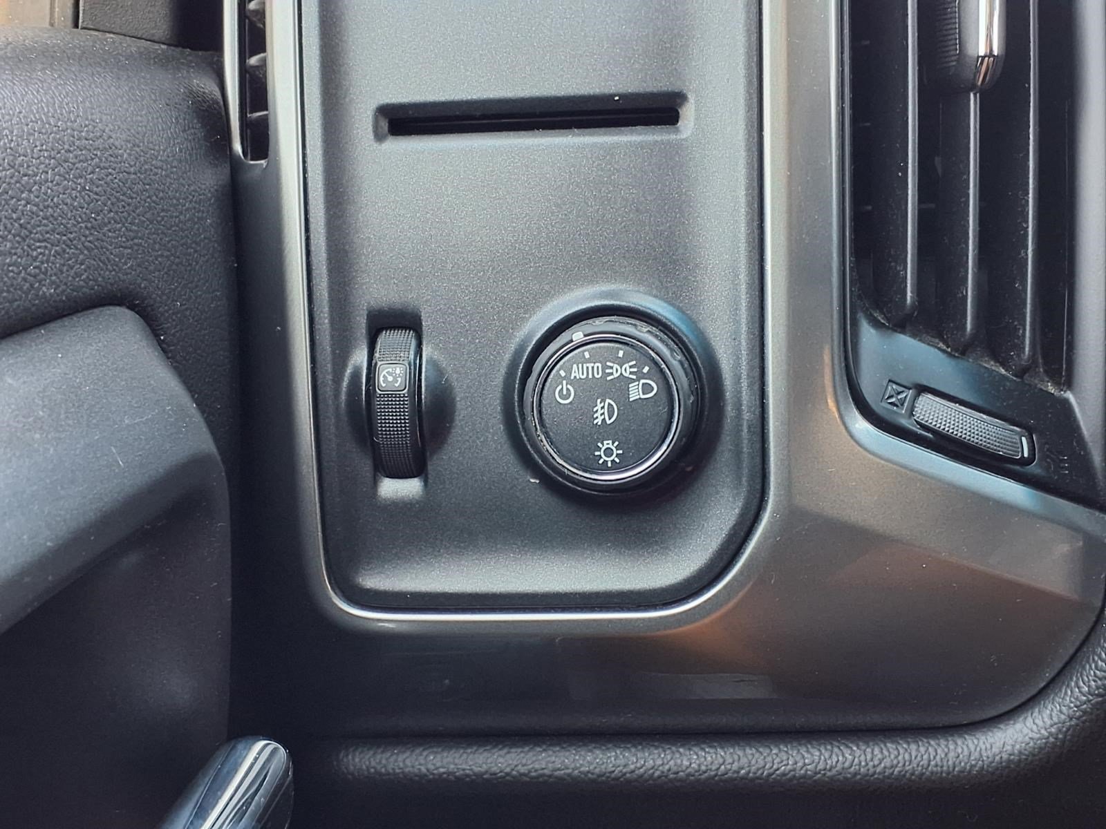 Used 2018 Chevrolet Silverado 1500 LT w/ Texas Edition RWD image 21