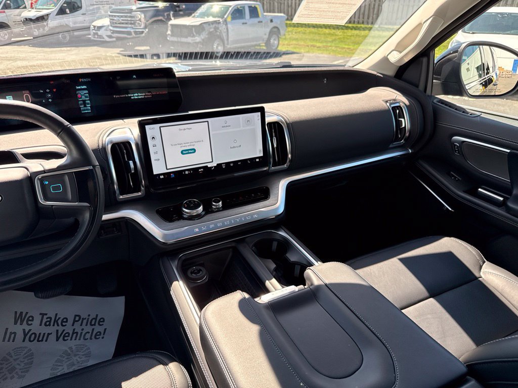 Certified 2025 Ford Expedition Platinum AWD/4WD image 24
