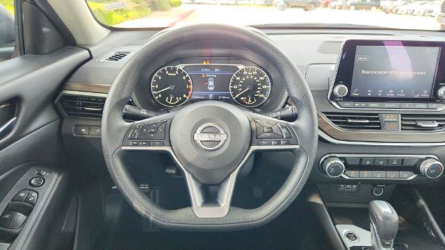 Used 2024 Nissan Altima 2.5 SV FWD image 23