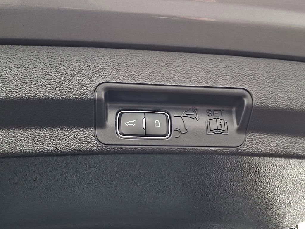 Certified 2022 Ford Explorer XLT image 30