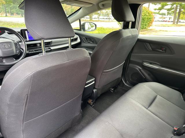 Used 2024 Toyota Prius LE FWD image 25