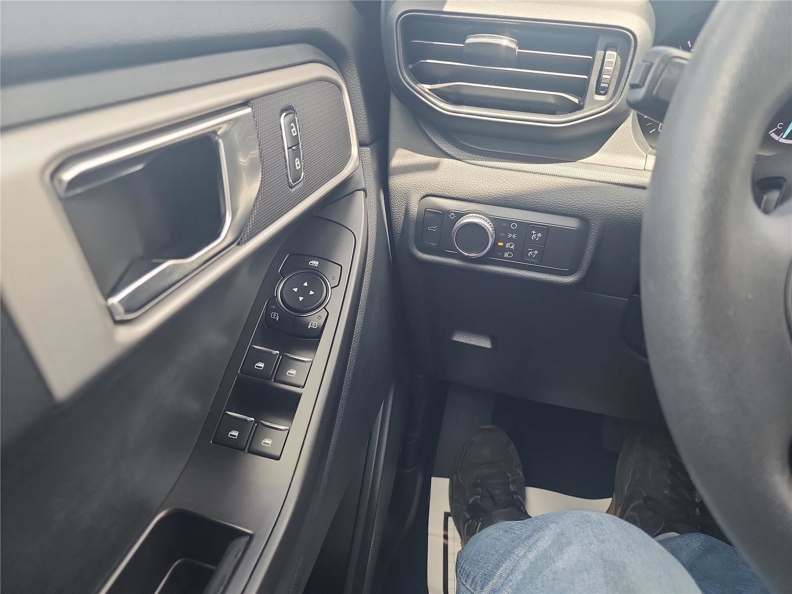 Certified 2021 Ford Explorer 2WD image 33