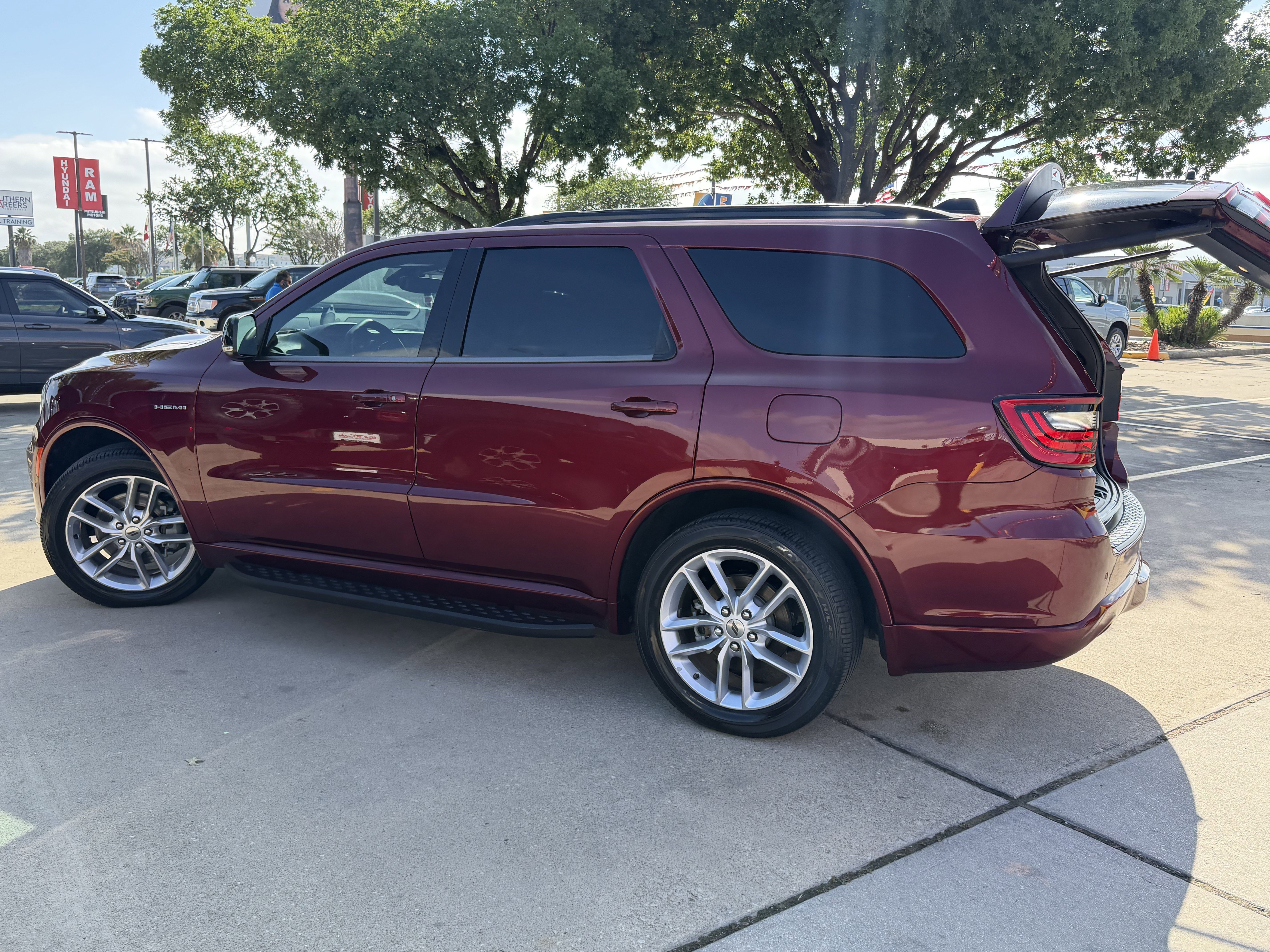 Used 2023 Dodge Durango R/T RWD image 12