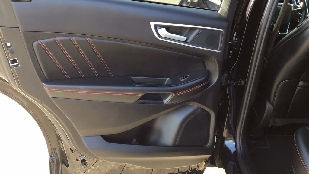 Certified 2024 Ford Edge ST-Line image 12