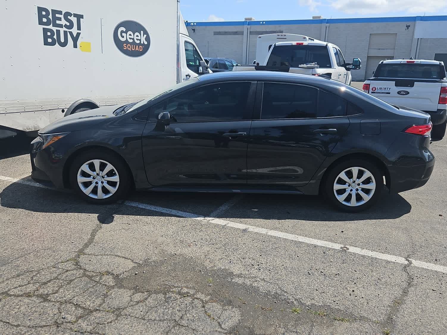 Used 2024 Toyota Corolla LE FWD image 5