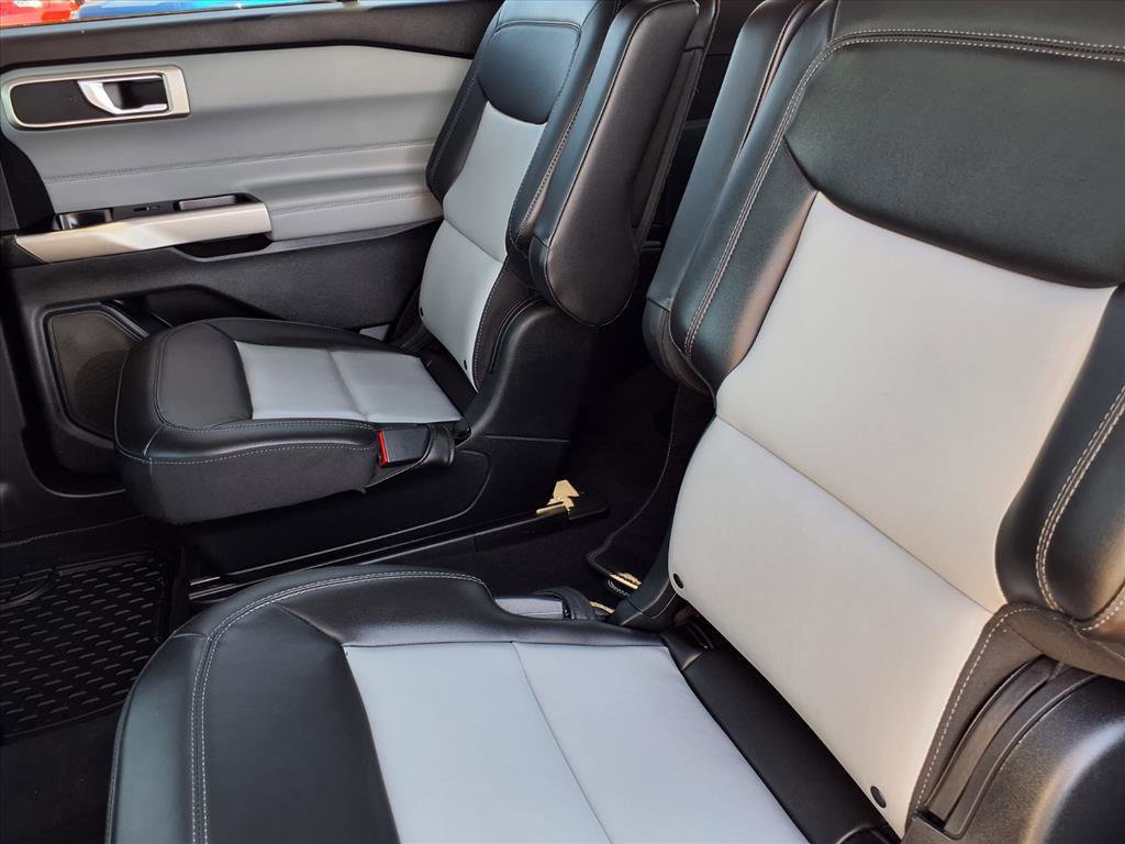 Certified 2023 Ford Explorer XLT w/ Equipment Group 202A image 10