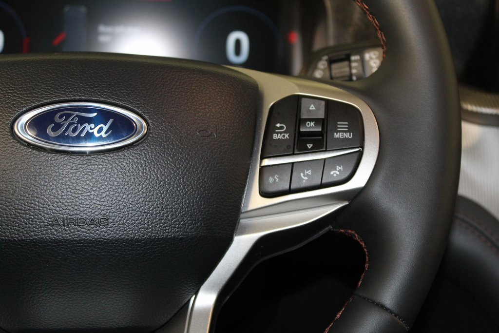 Certified 2025 Ford Explorer Active image 18