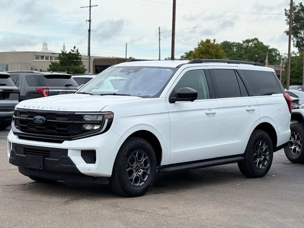 Certified 2025 Ford Expedition Active AWD/4WD image 43