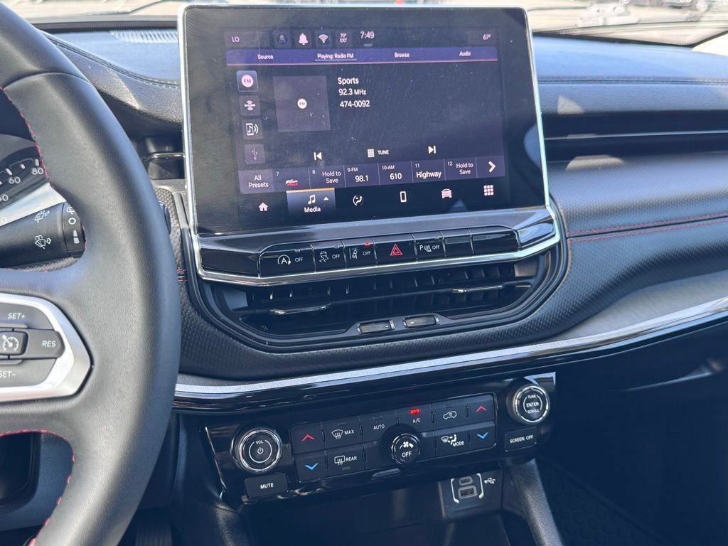 Used 2022 Jeep Compass Trailhawk AWD/4WD image 29