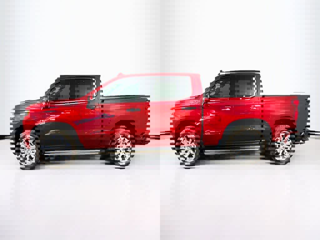 Used 2021 Chevrolet Silverado 1500 High Country w/ Technology Package image 2