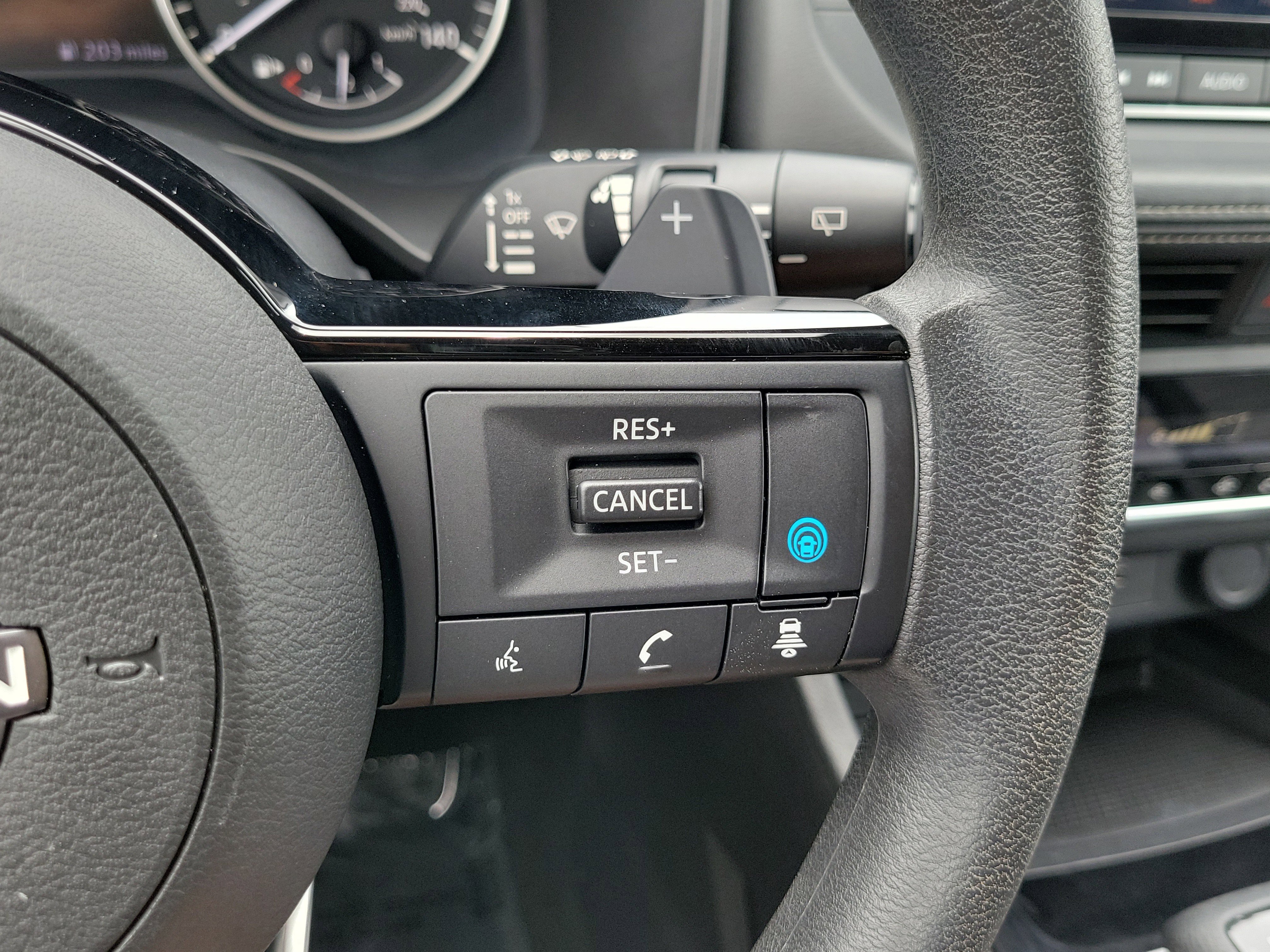 Used 2023 Nissan Rogue SV FWD image 24