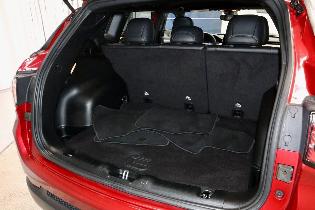 Used 2025 Jeep Compass Latitude image 15