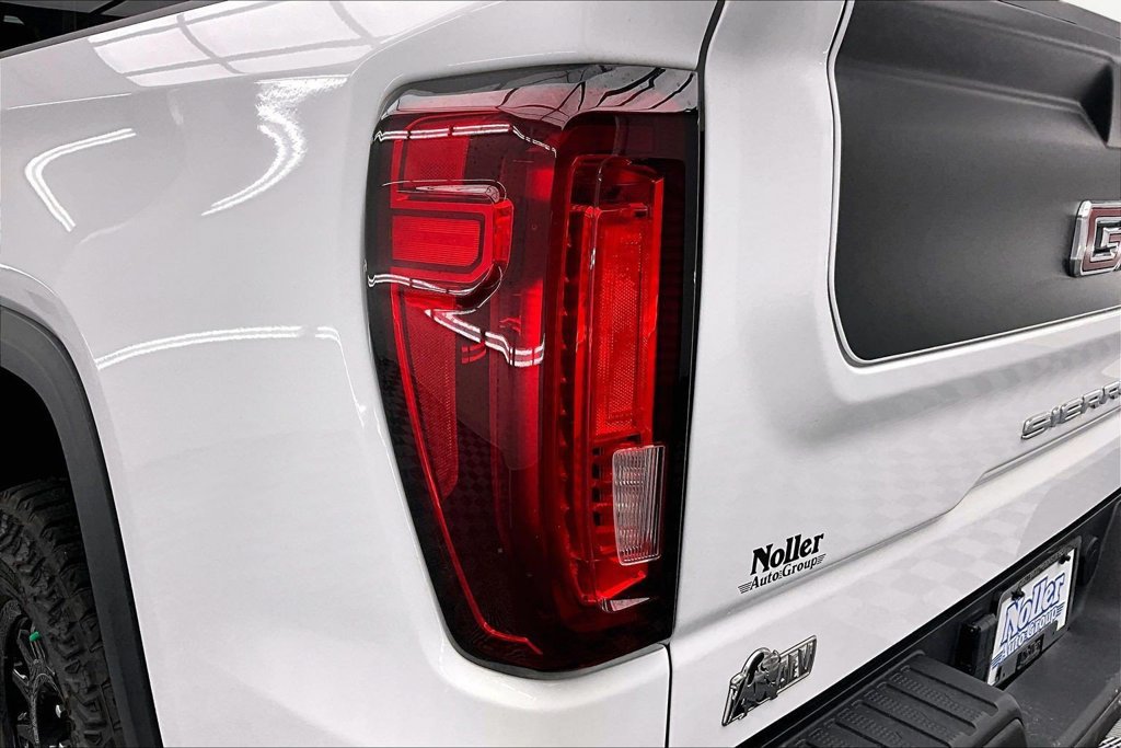 Used 2023 GMC Sierra 1500 AT4X w/ AT4X AEV Edition AWD/4WD image 31