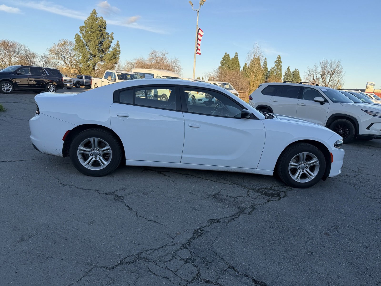 Used 2023 Dodge Charger SXT image 6