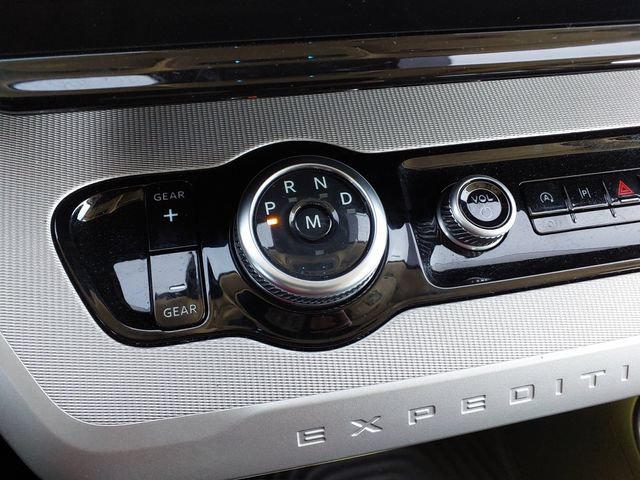 Certified 2025 Ford Expedition Active AWD/4WD image 18