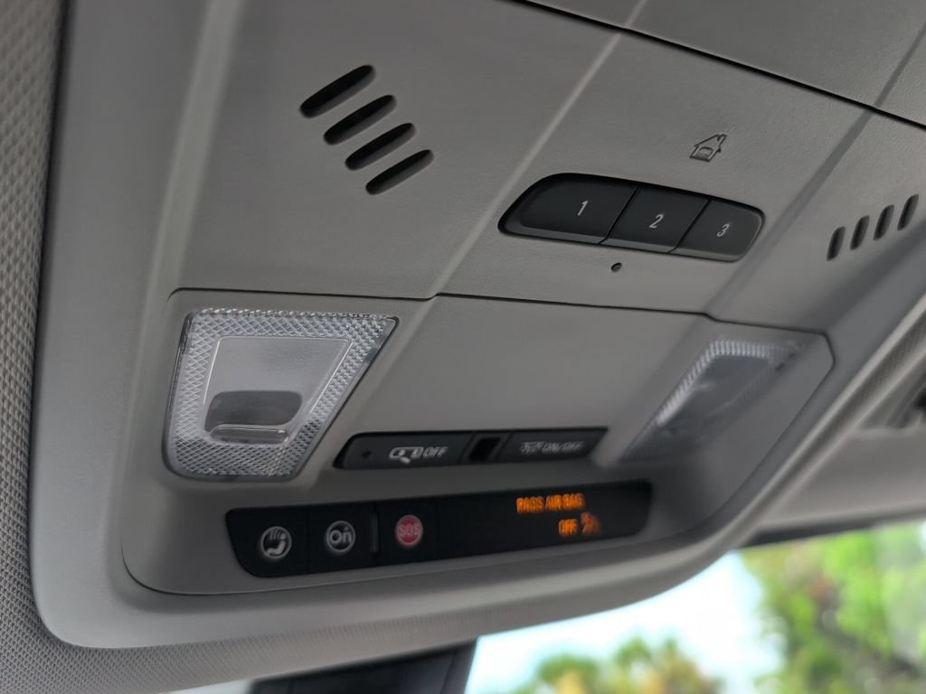 Used 2022 GMC Acadia SLT w/ Elevation Edition FWD image 24