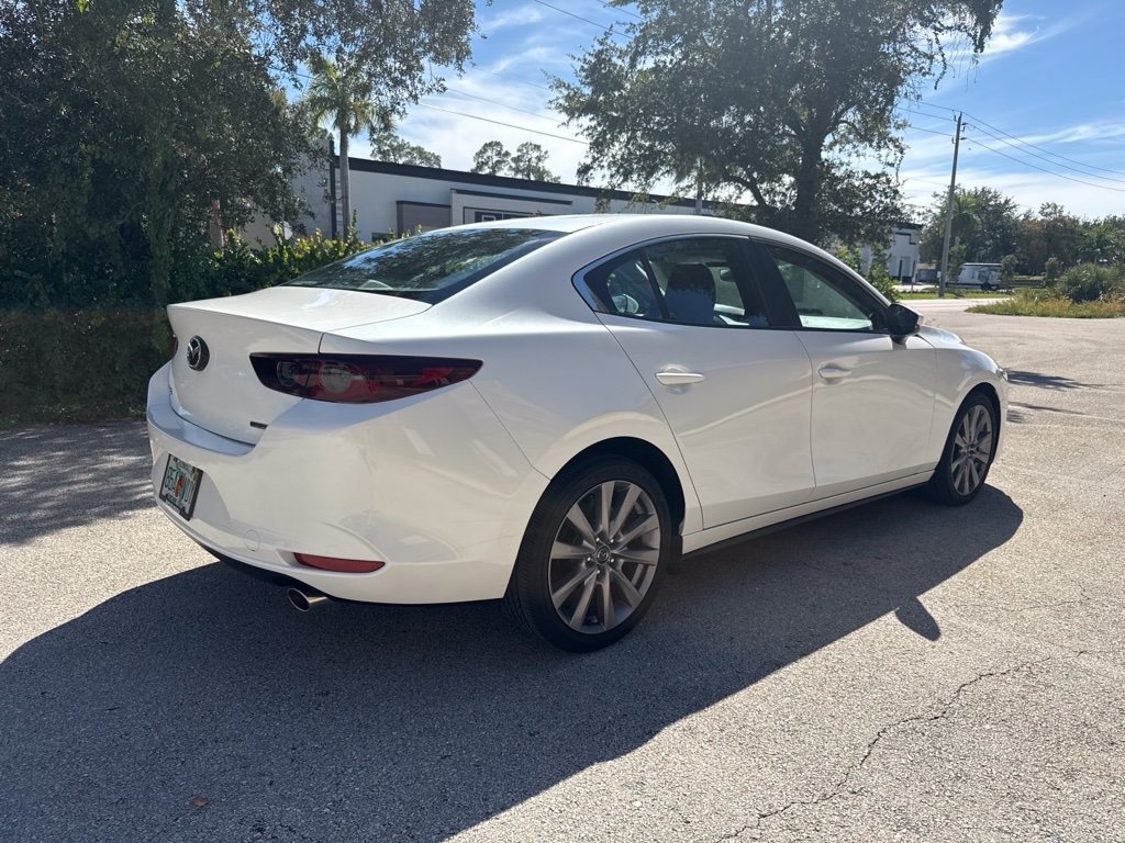 Used 2021 MAZDA MAZDA3 s FWD image 4