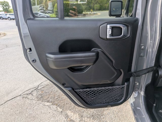 Used 2021 Jeep Gladiator Sport AWD/4WD image 24