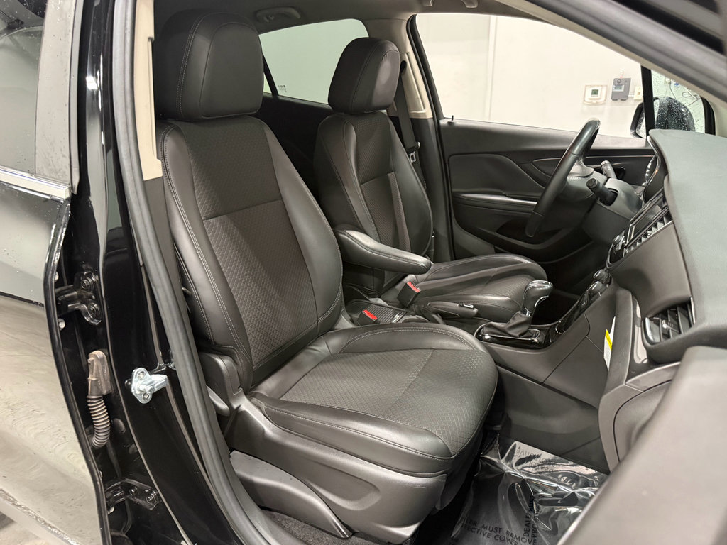 Used 2021 Buick Encore Preferred w/ Safety Package image 28