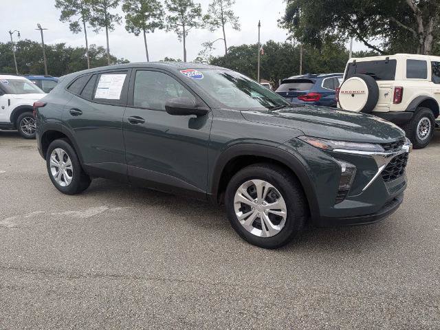 Used 2026 Chevrolet Trax LS FWD image 2