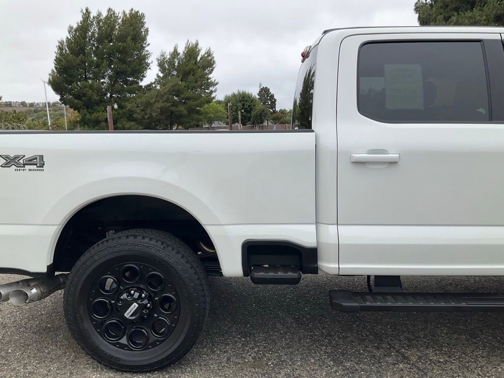 Certified 2025 Ford F350 Lariat w/ Black Appearance Package image 32