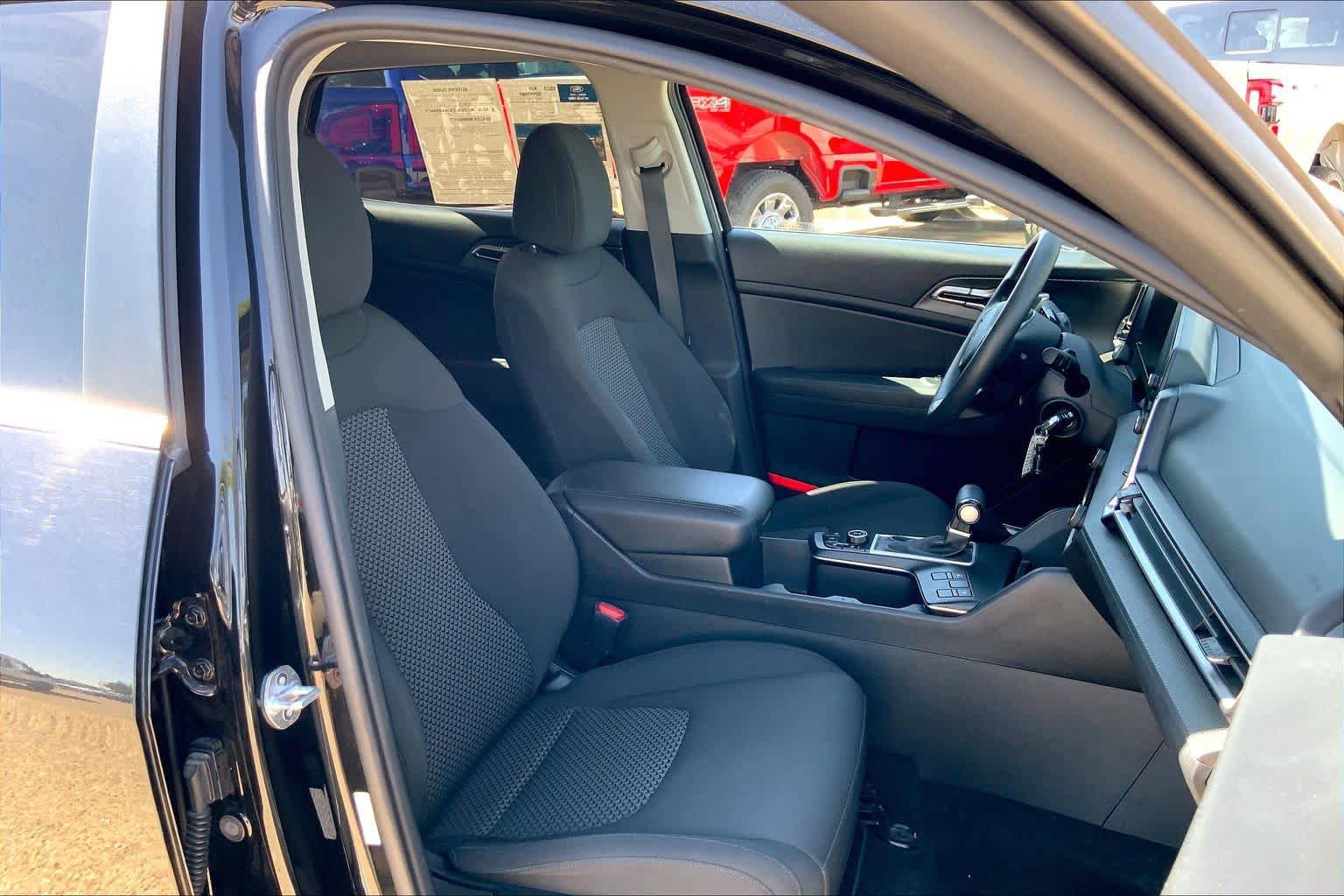 Used 2023 Kia Sportage LX AWD/4WD image 9