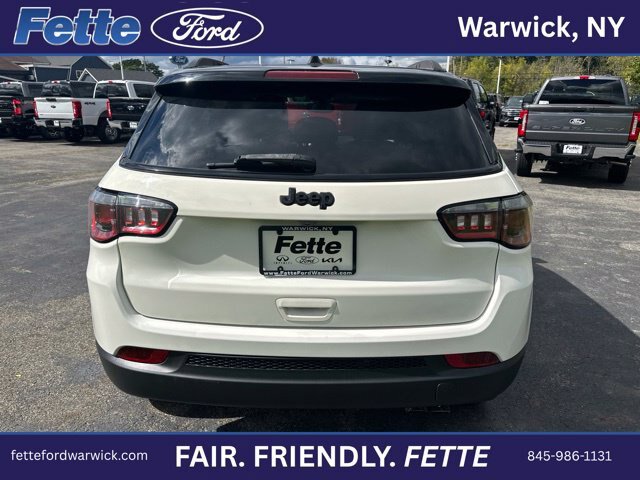 Used 2019 Jeep Compass Latitude AWD/4WD image 9