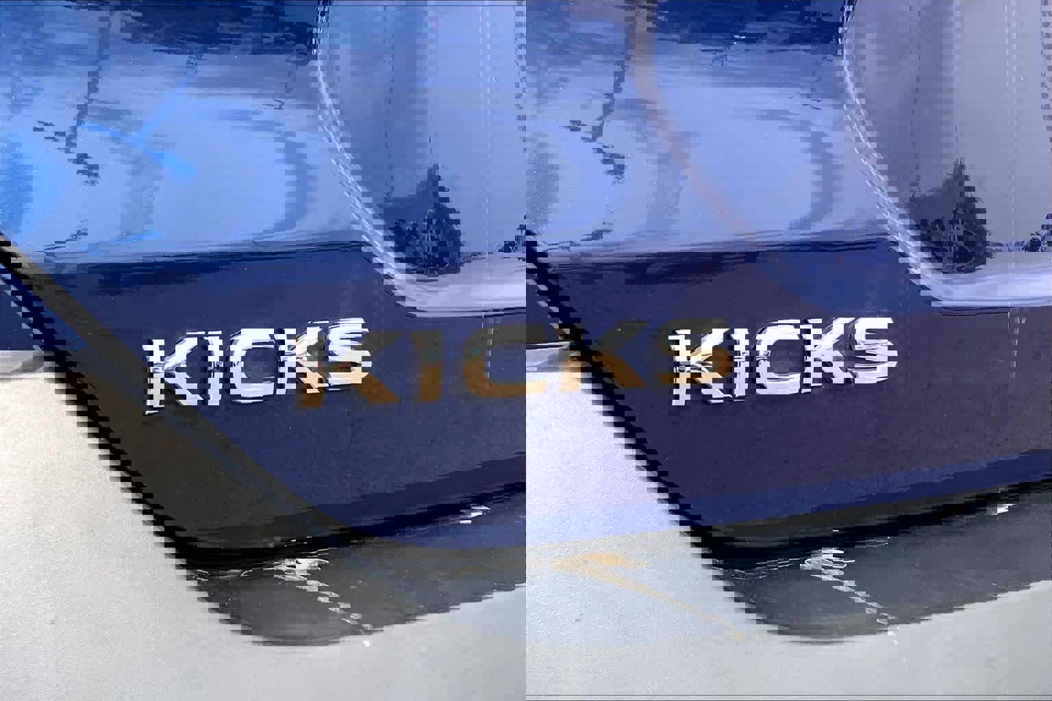 Used 2020 Nissan Kicks SR image 31