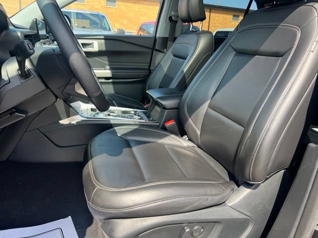 Certified 2023 Ford Explorer XLT w/ Equipment Group 202A AWD/4WD image 18
