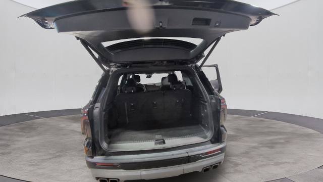 Used 2024 Chevrolet Traverse Z71 w/ LPO, Floor Liner Package AWD/4WD image 14
