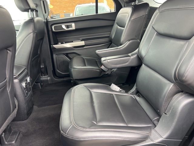 Certified 2022 Ford Explorer XLT w/ Equipment Group 202A image 22