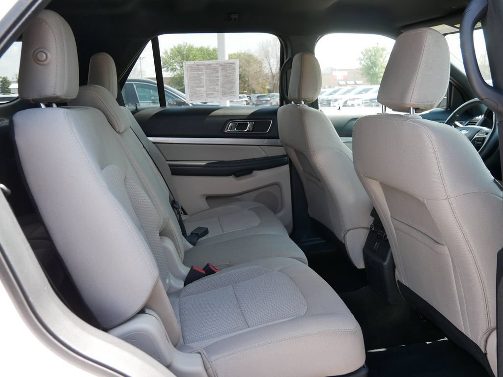 Certified 2018 Ford Explorer XLT AWD/4WD image 12