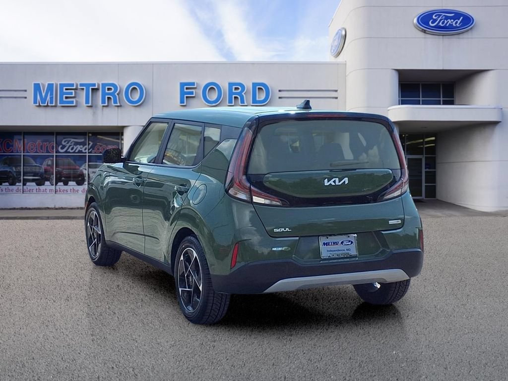 Used 2023 Kia Soul EX FWD image 5