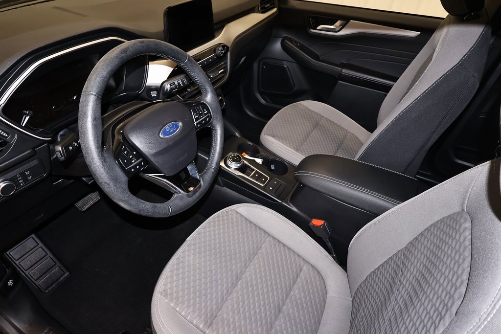 Certified 2021 Ford Escape SE w/ SE Sport Appearance Package image 31