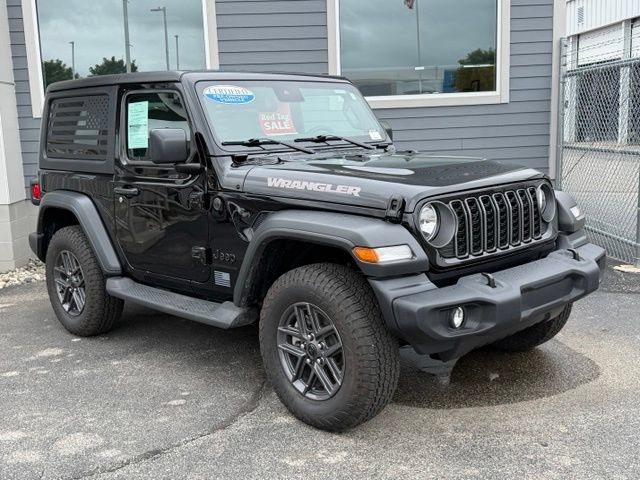 Used 2025 Jeep Wrangler Sport AWD/4WD image 2