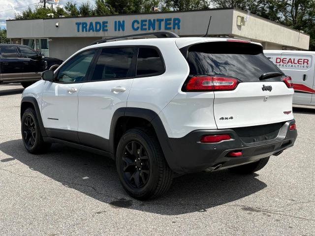 Used 2018 Jeep Cherokee Trailhawk AWD/4WD image 4